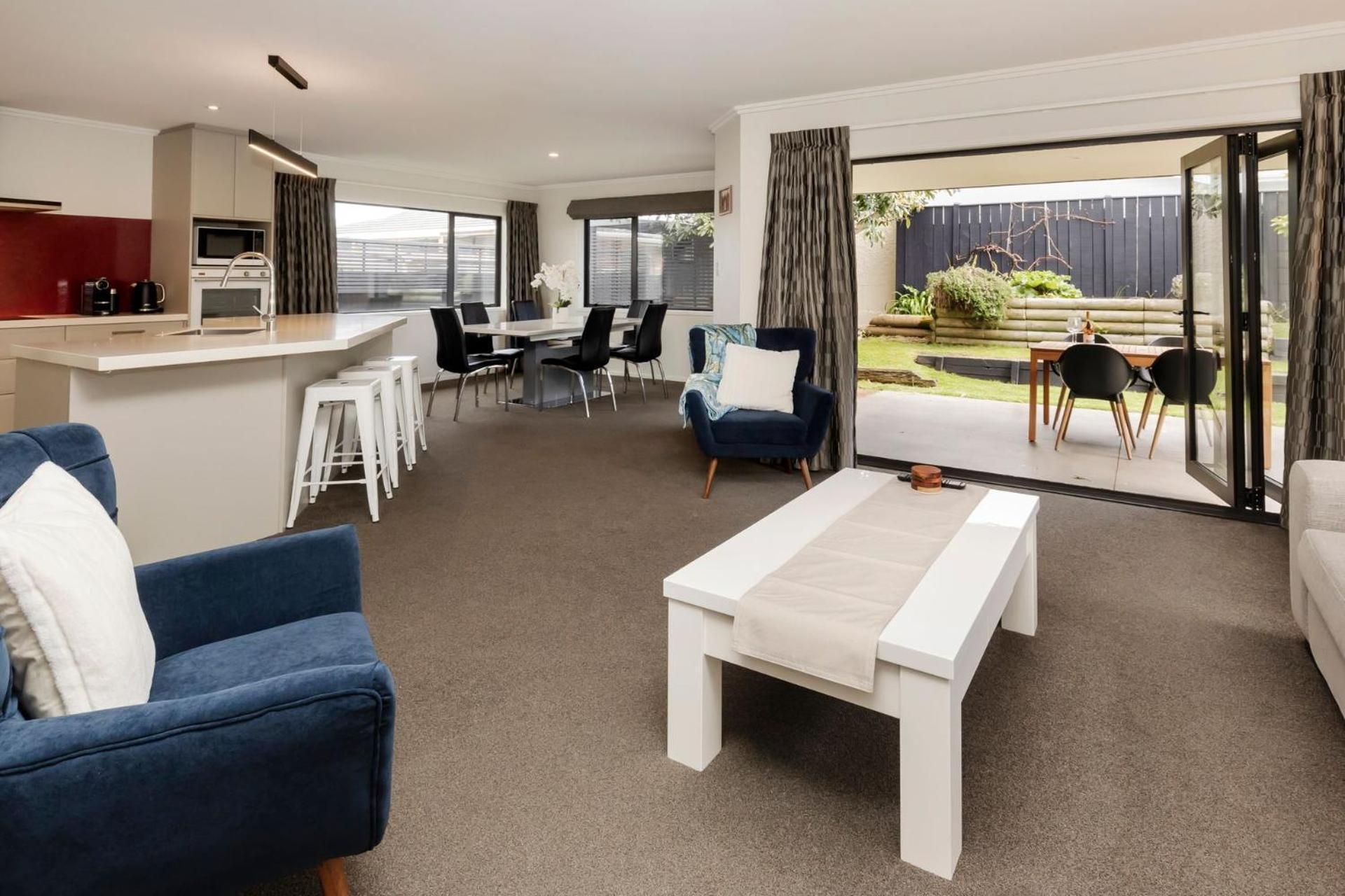 Modern Townhouse In Strandon Holiday home New Plymouth